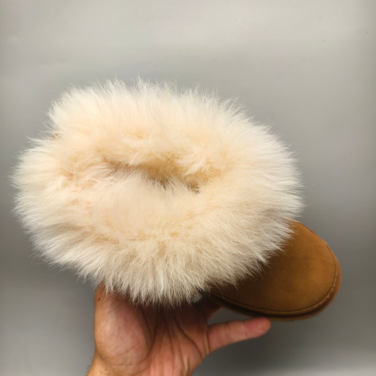 UGG