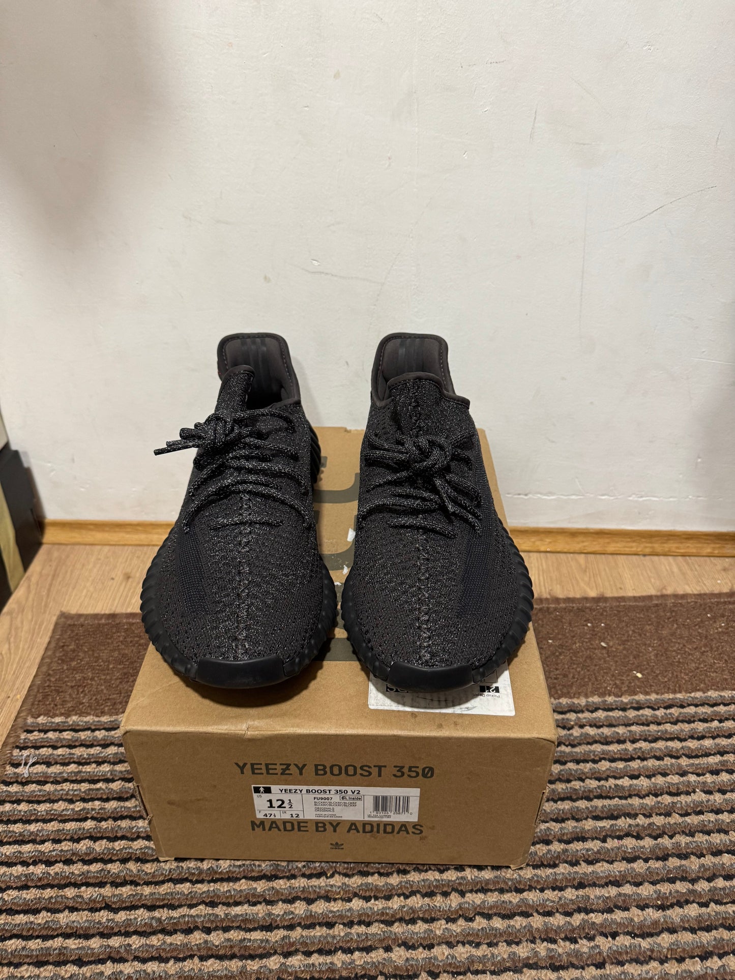 Yeezy 350 Black Static Broj 39,47(Odmah Dostupno)