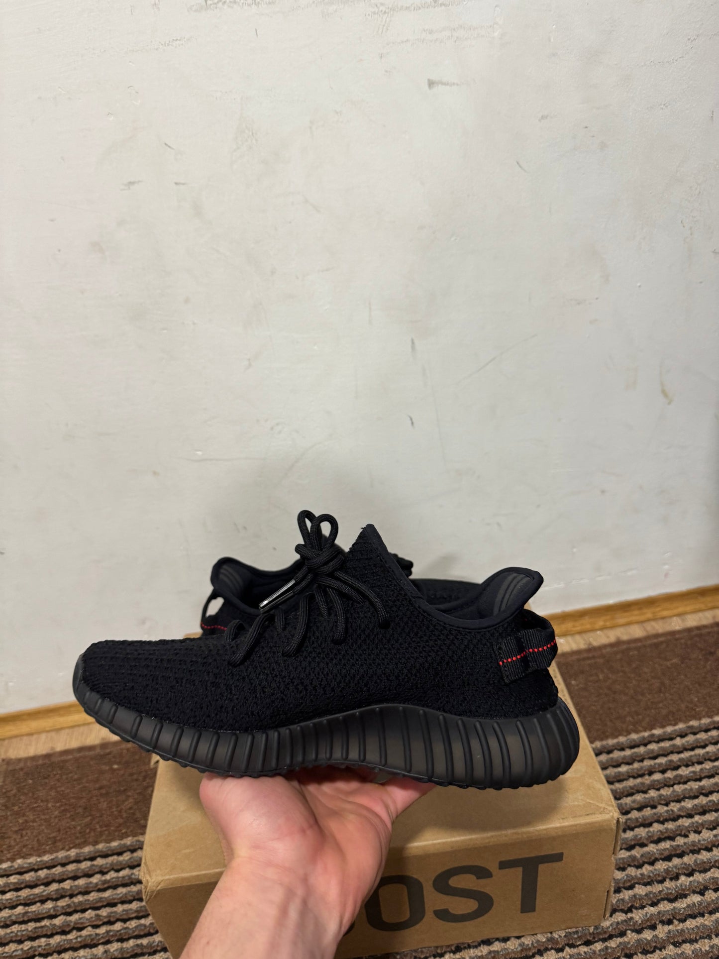 Yeezy 350 Bred Broj 37, 40,44,46(Odmah Dostupno)