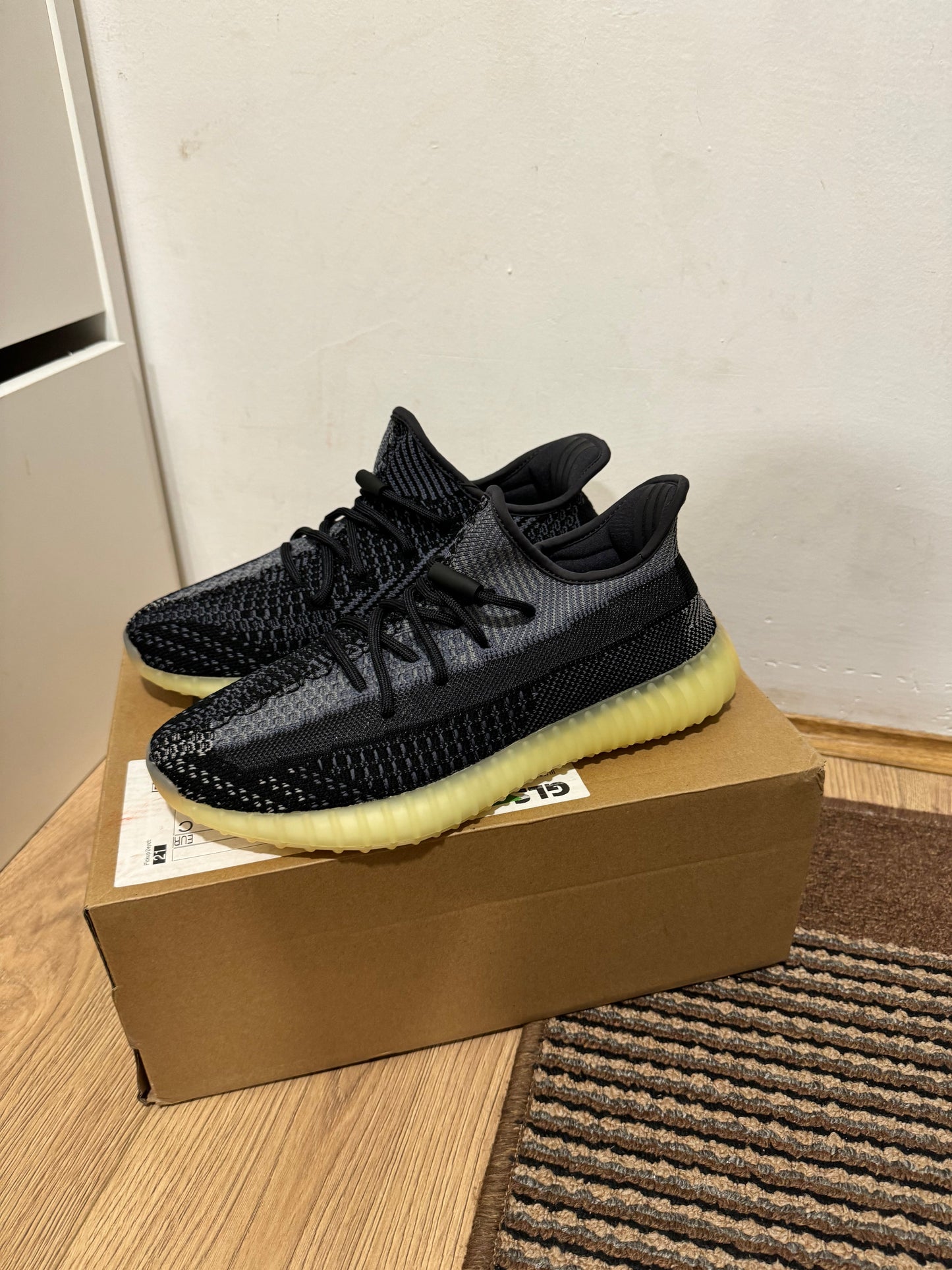Yeezy 350 Asriel Broj 42,44 2/3(Odmah Dostupno)