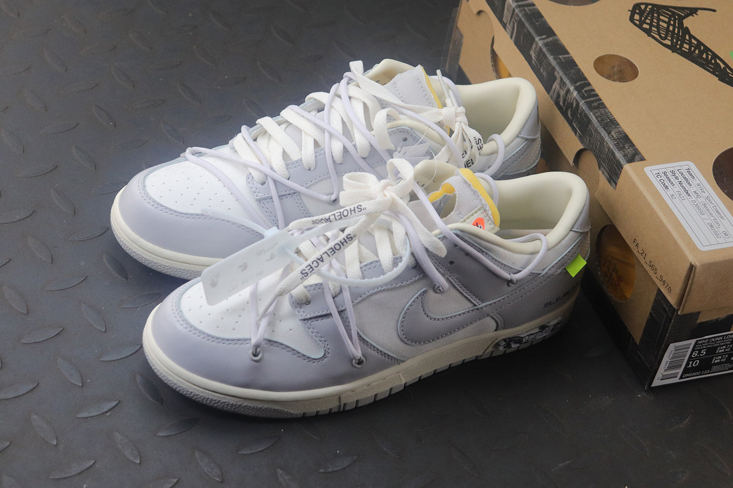 Off white dunk low lot 49