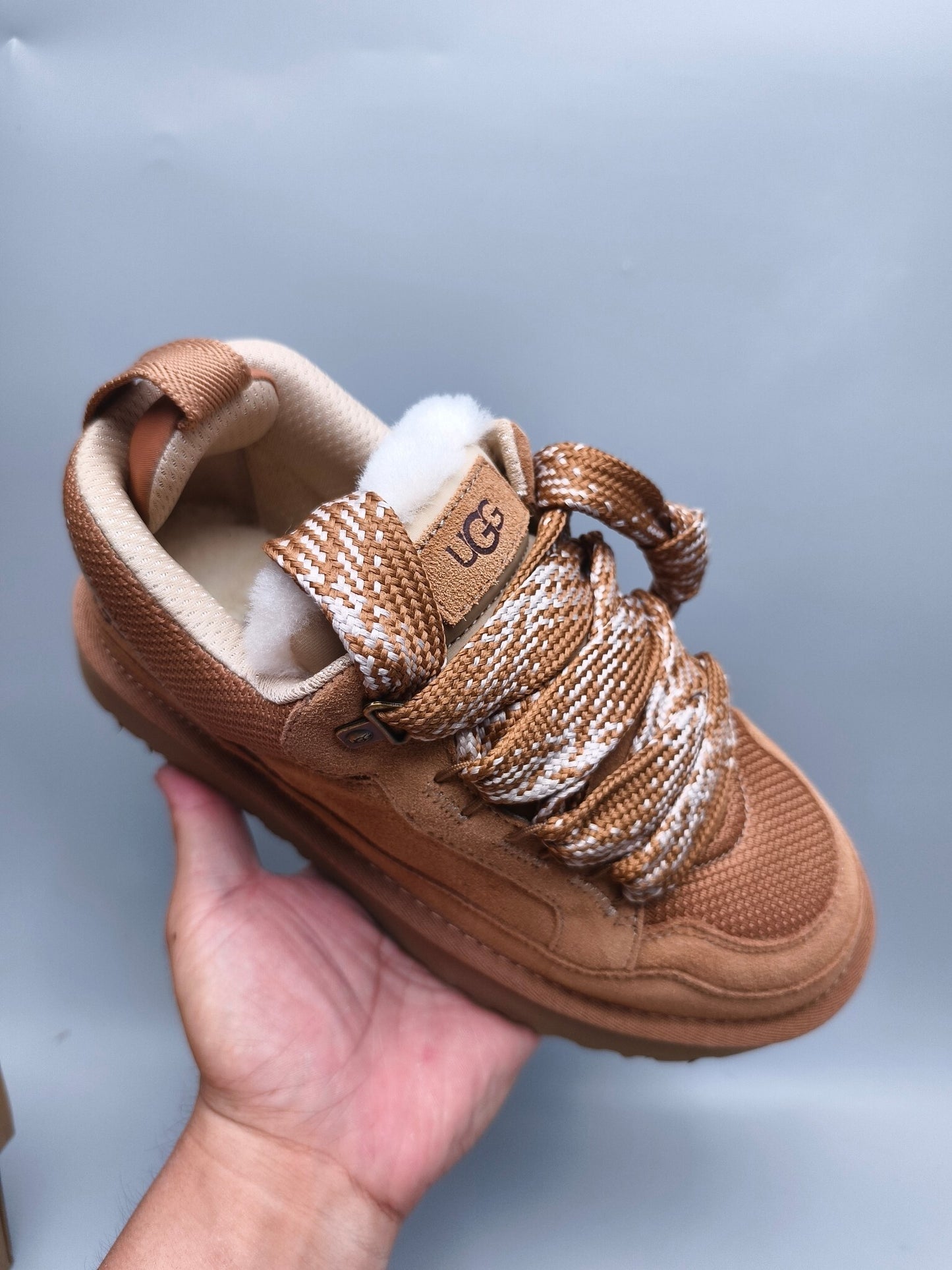 UGG