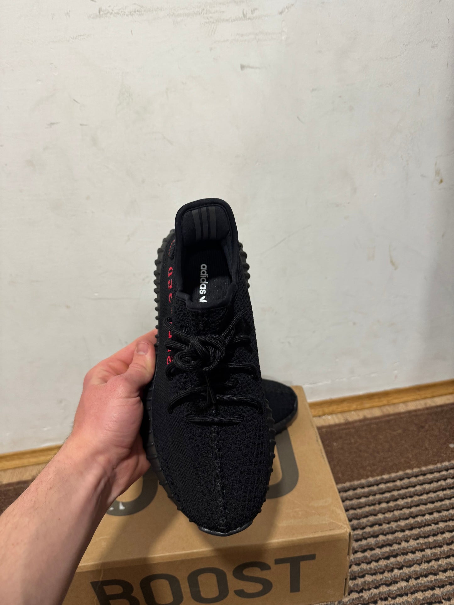 Yeezy 350 Bred Broj 37, 40,44,46(Odmah Dostupno)