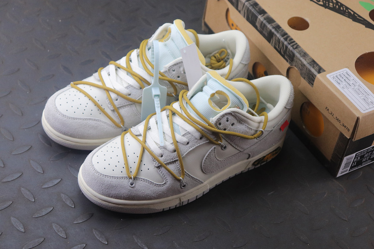 Off white dunk low lot 13