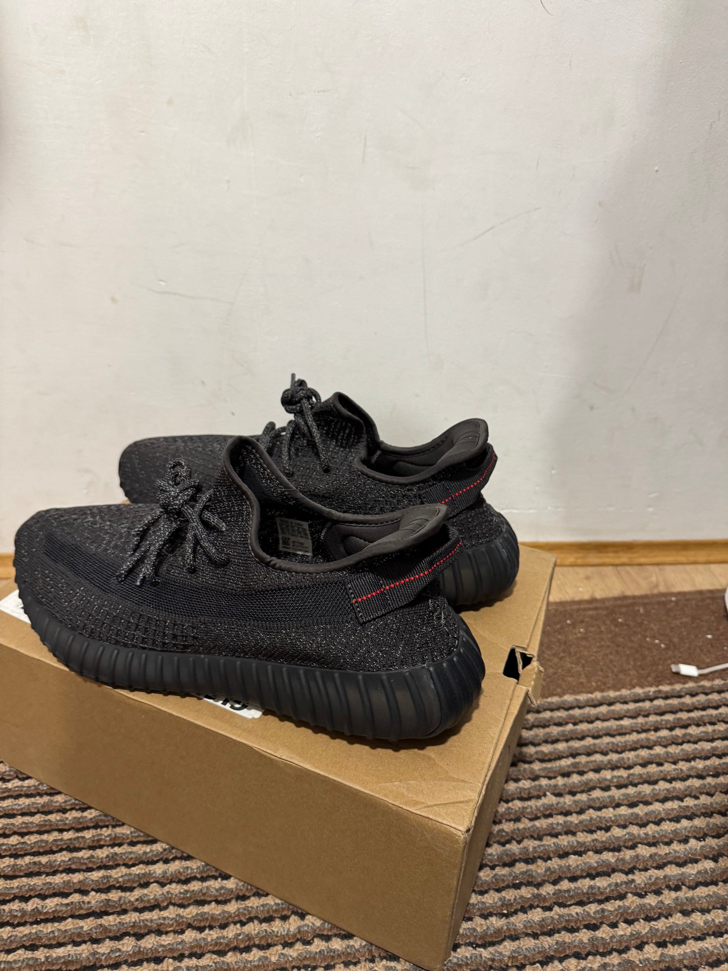 Yeezy 350 Black Static Broj 39,47(Odmah Dostupno)
