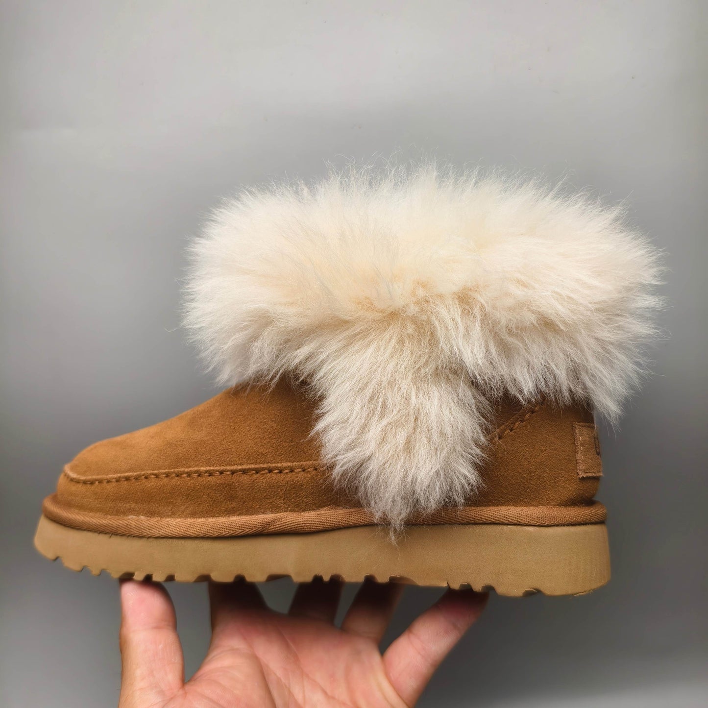 UGG