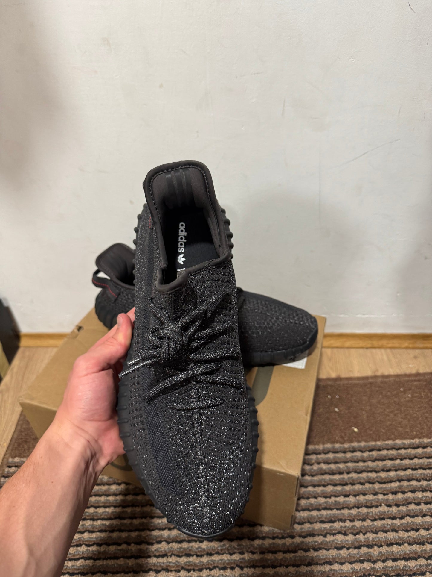 Yeezy 350 Black Static Broj 39,47(Odmah Dostupno)