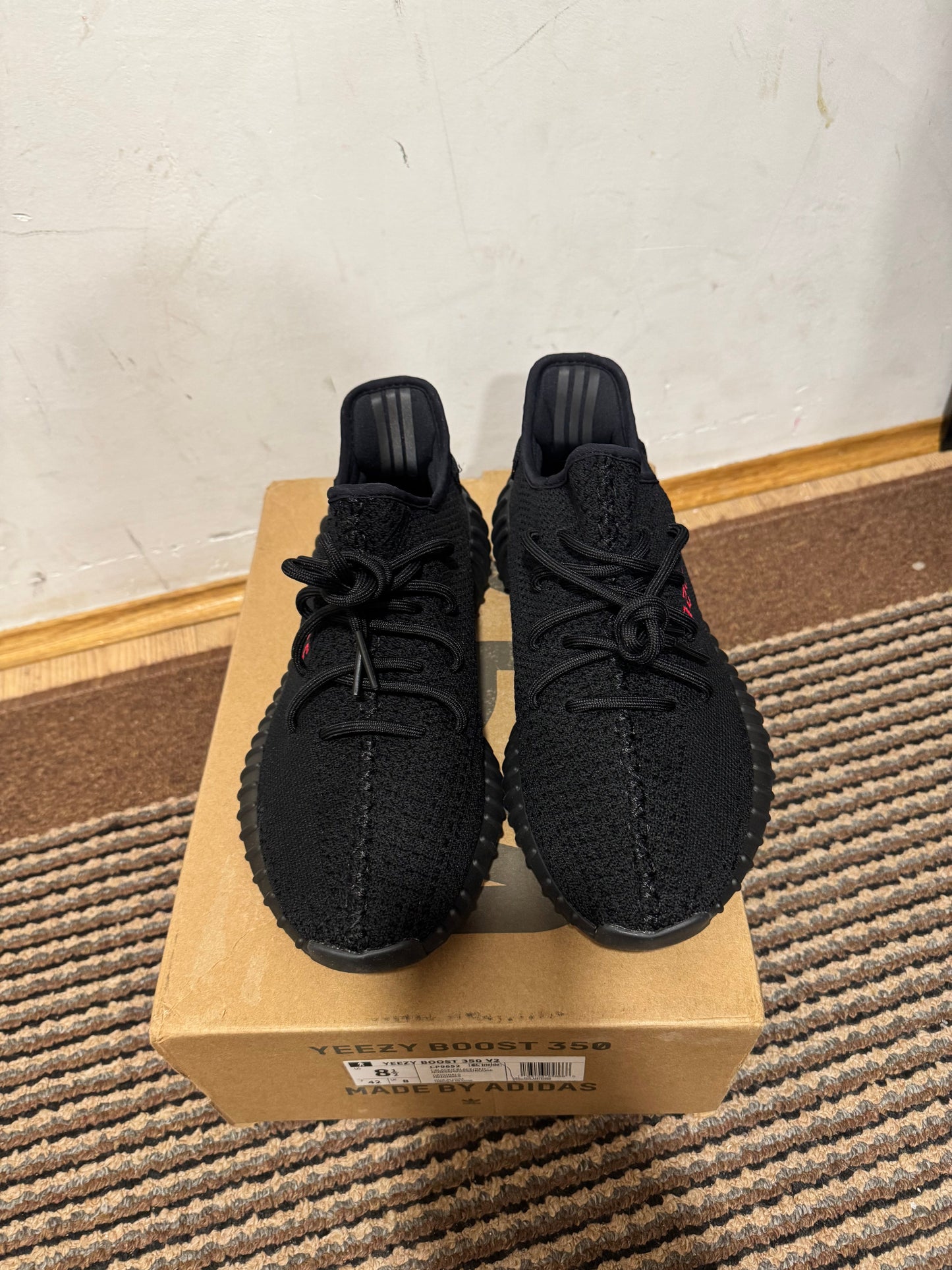 Yeezy 350 Bred Broj 37, 40,44,46(Odmah Dostupno)