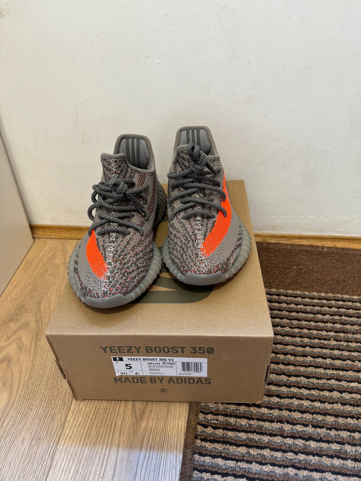 Yeezy 350 Beluga Broj 46(Odmah Dostupno)
