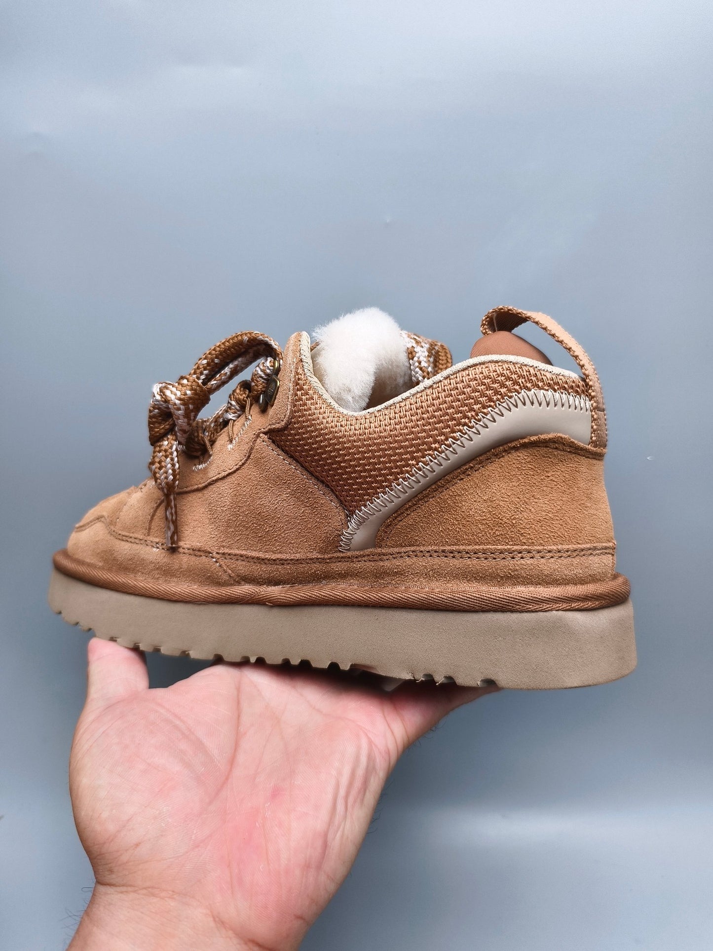 UGG
