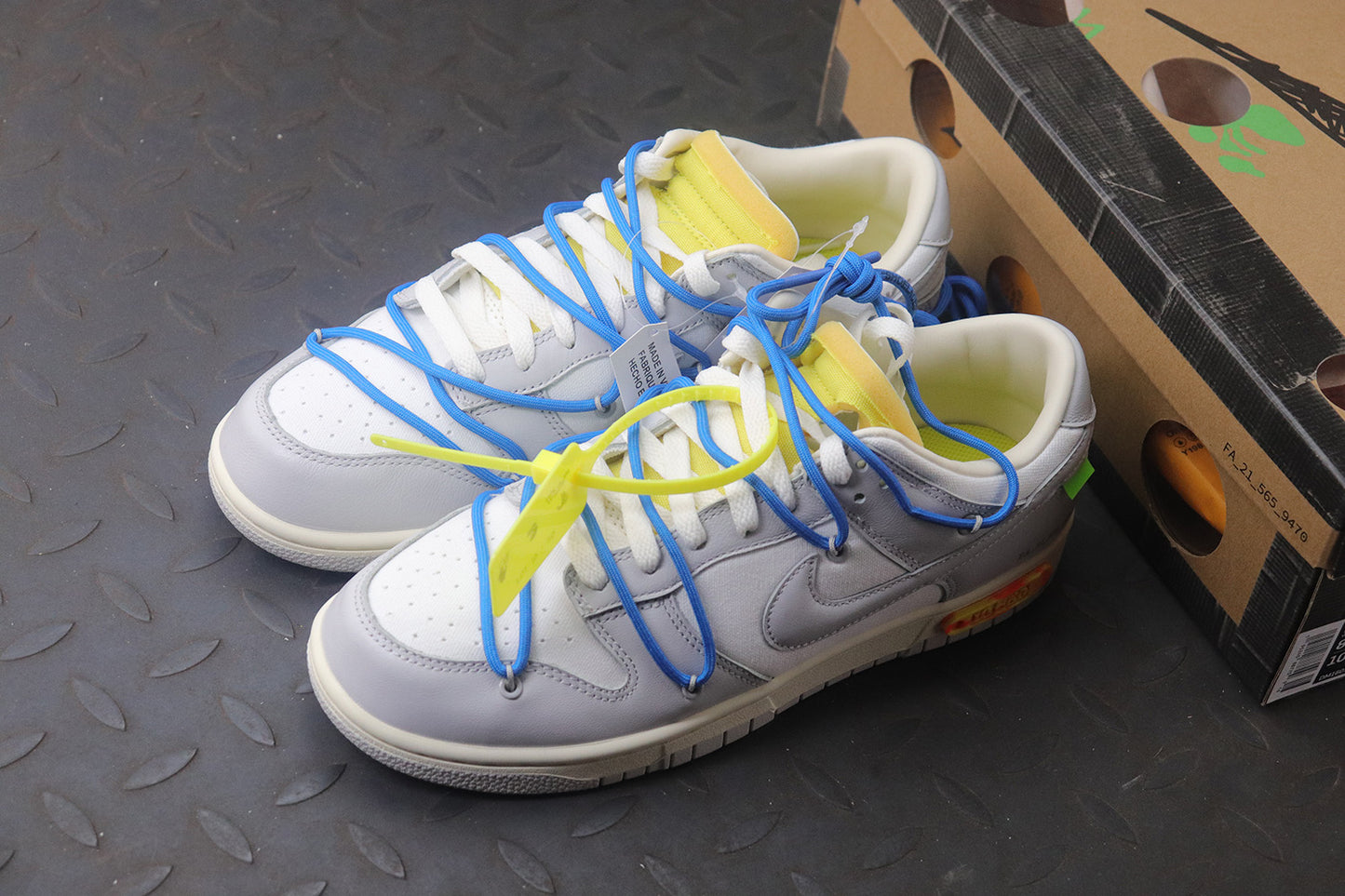 Off white dunk low lot 10