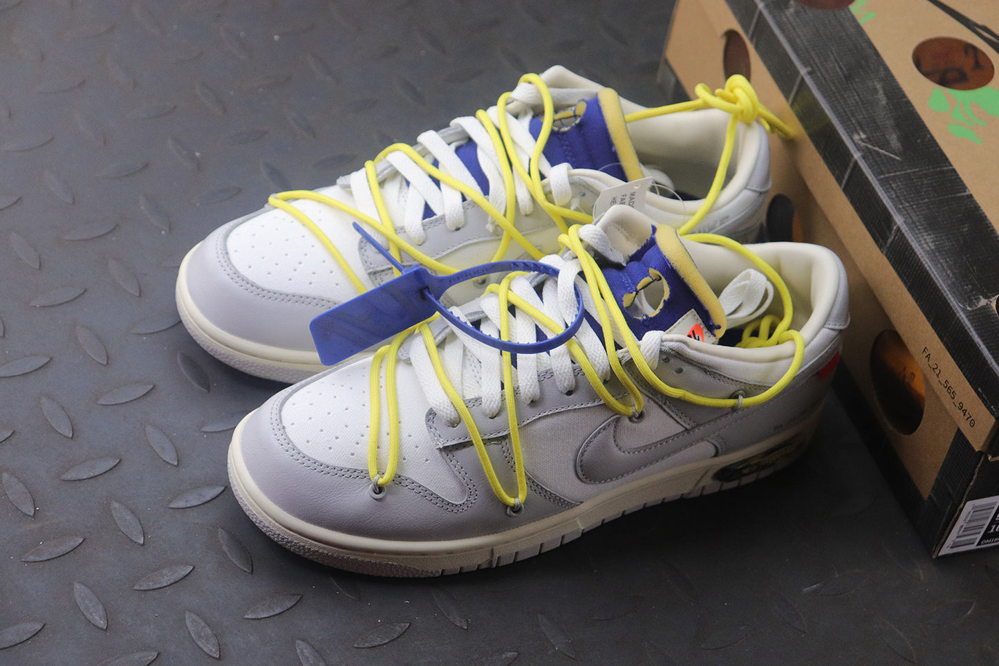 Off white dunk low lot 27